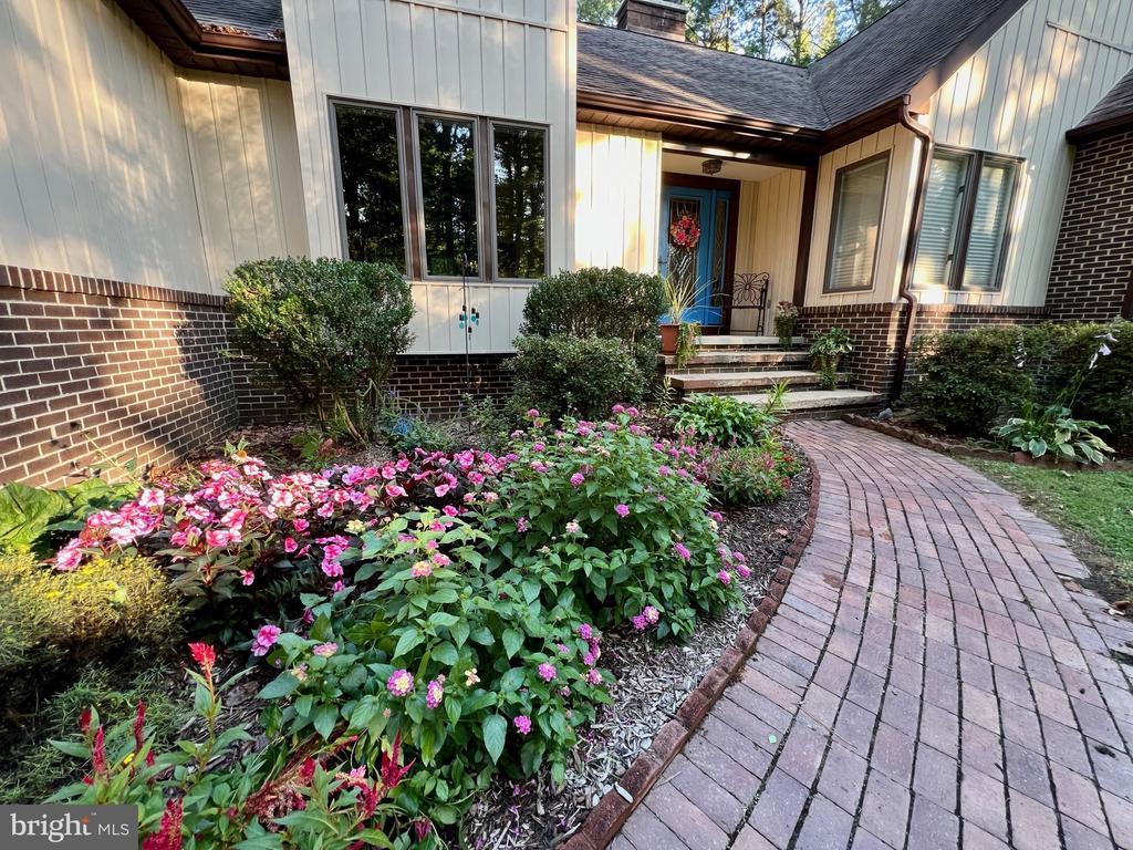 17348 WHITAKER COURT