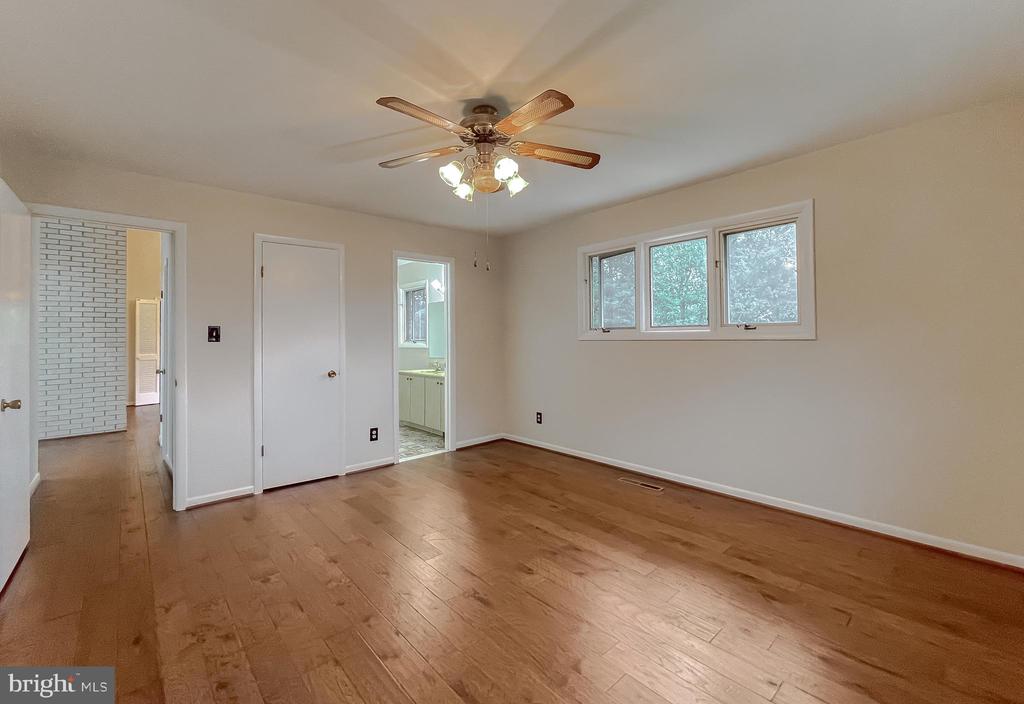 40688 S 40 DRIVE