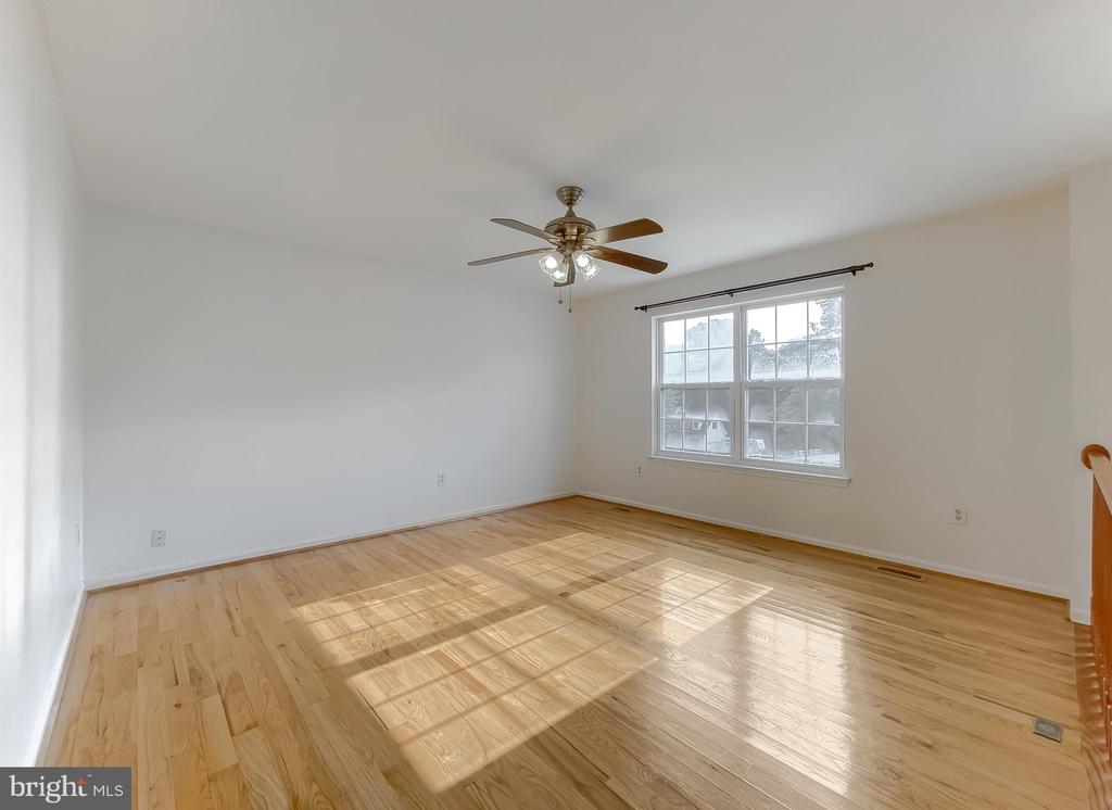 21133 WOODMERE DRIVE