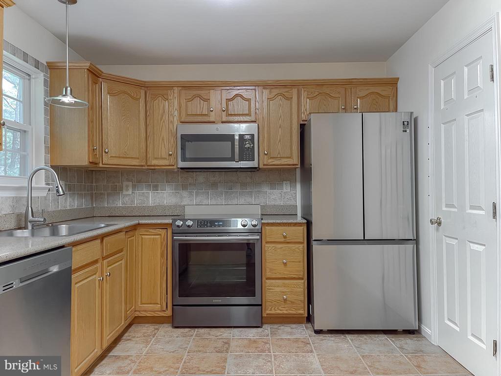 21133 WOODMERE DRIVE