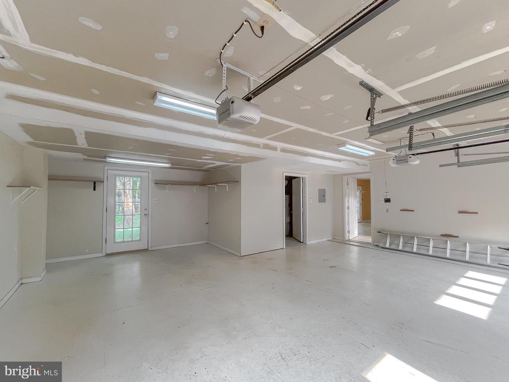 21133 WOODMERE DRIVE