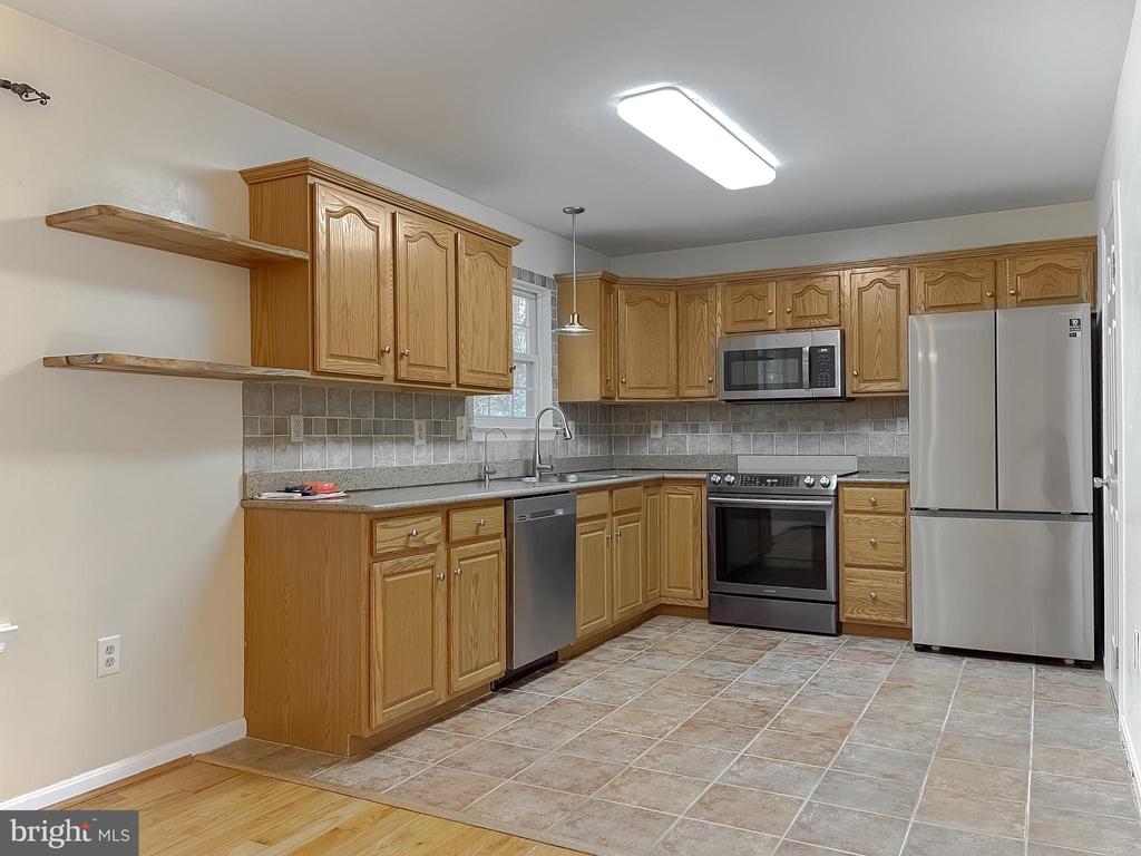 21133 WOODMERE DRIVE