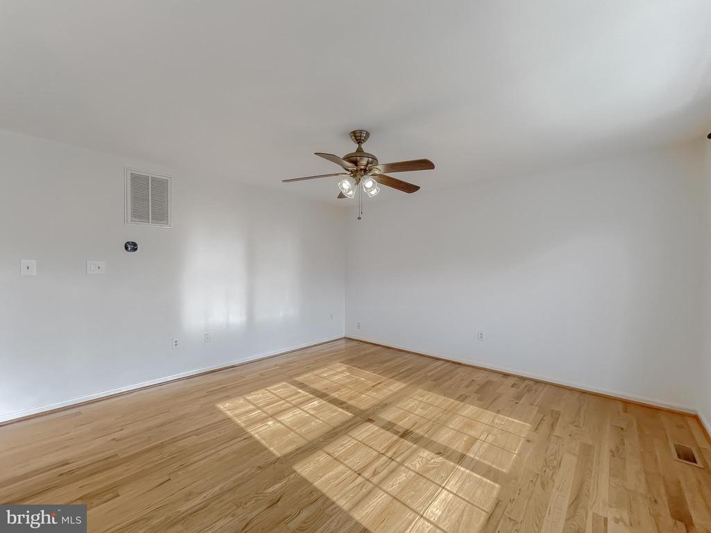 21133 WOODMERE DRIVE