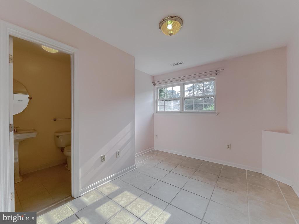 21133 WOODMERE DRIVE