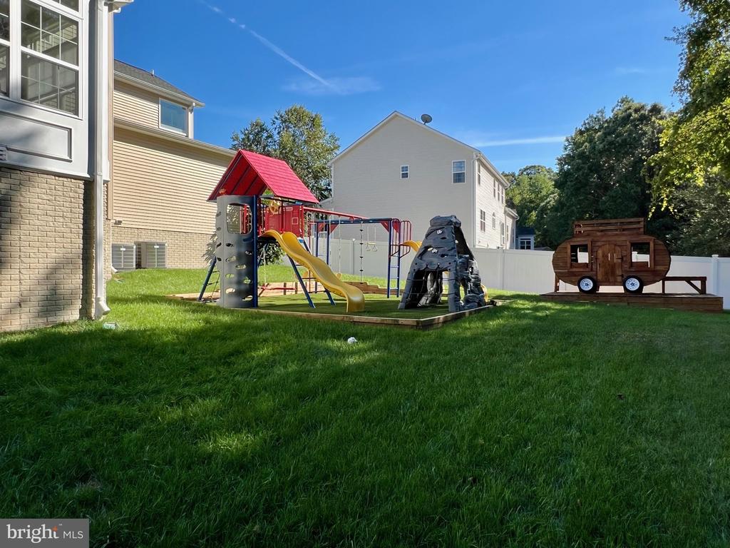 23749 COVENTRY DRIVE