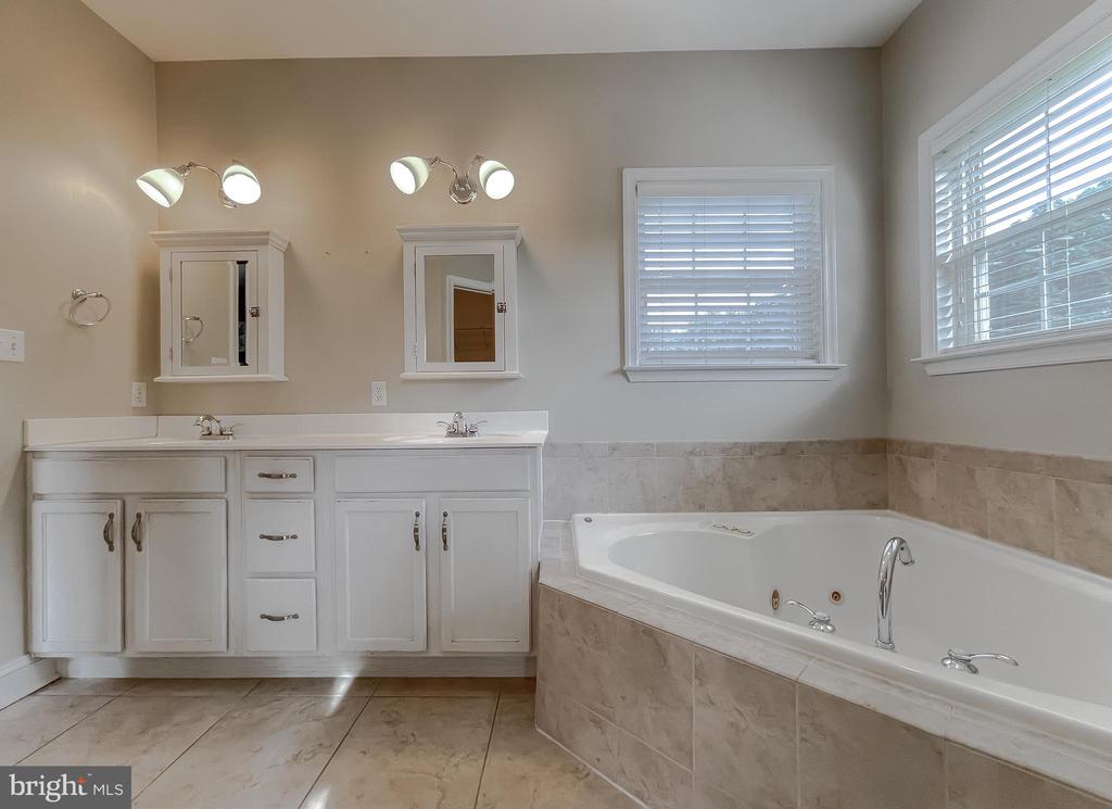 37710 VICTORIA LANE