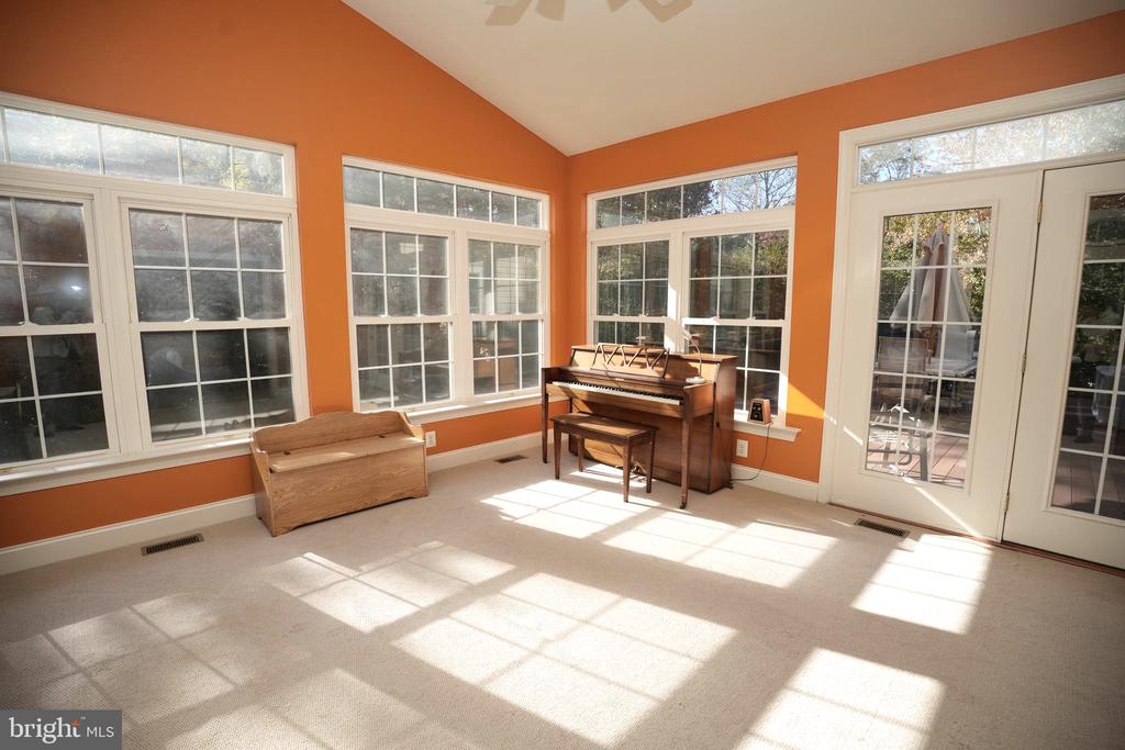 43279 WAVERLY COURT