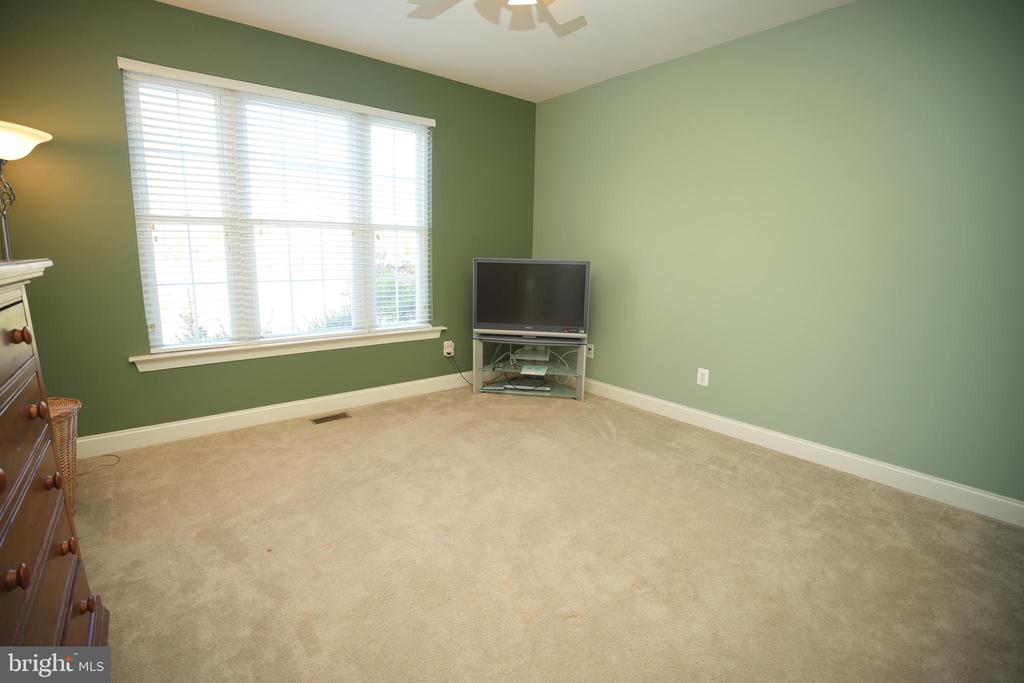 43279 WAVERLY COURT