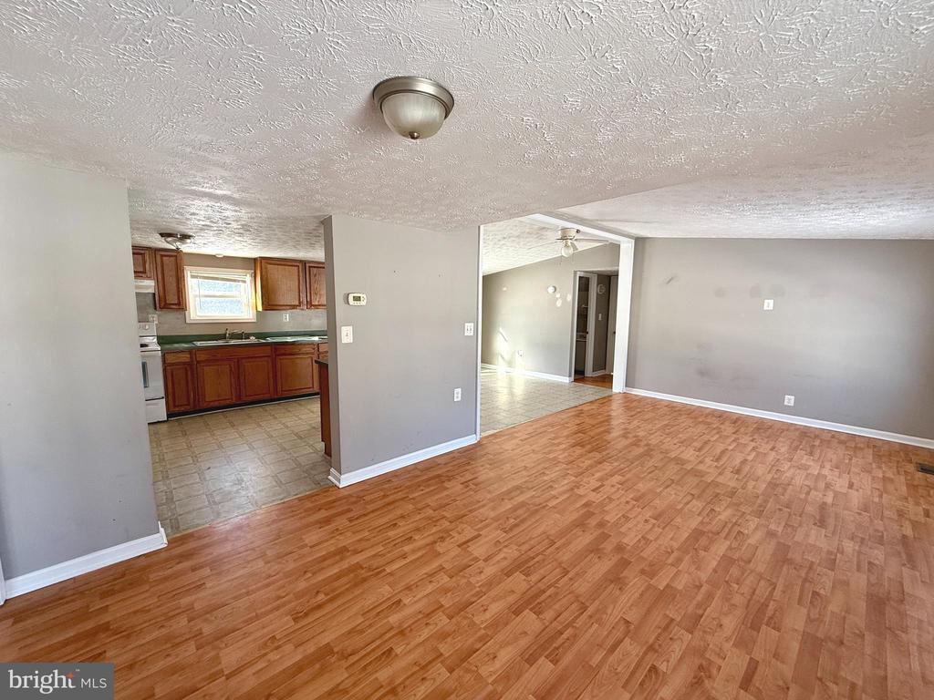 22841 DEMENT LANE