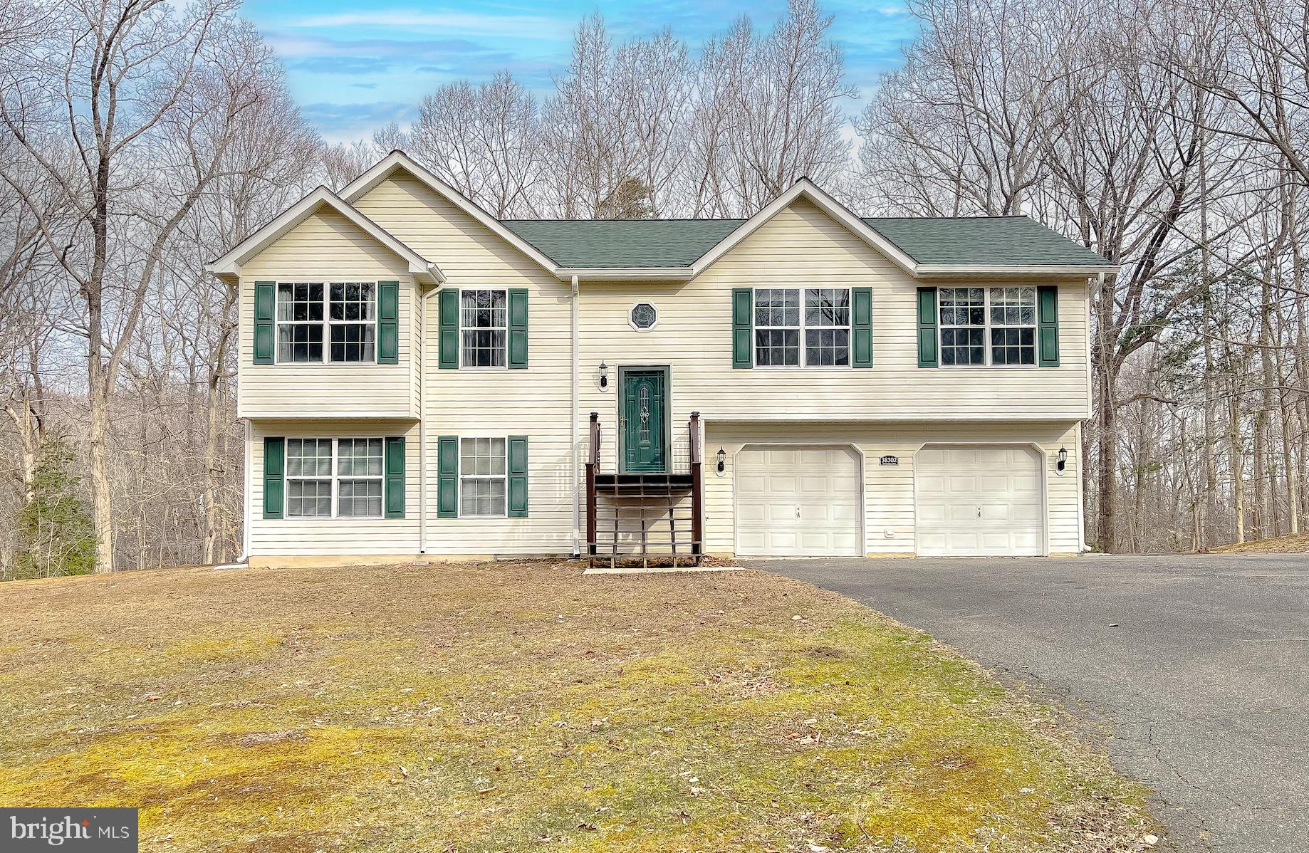 38302 HENRIETTA LANE