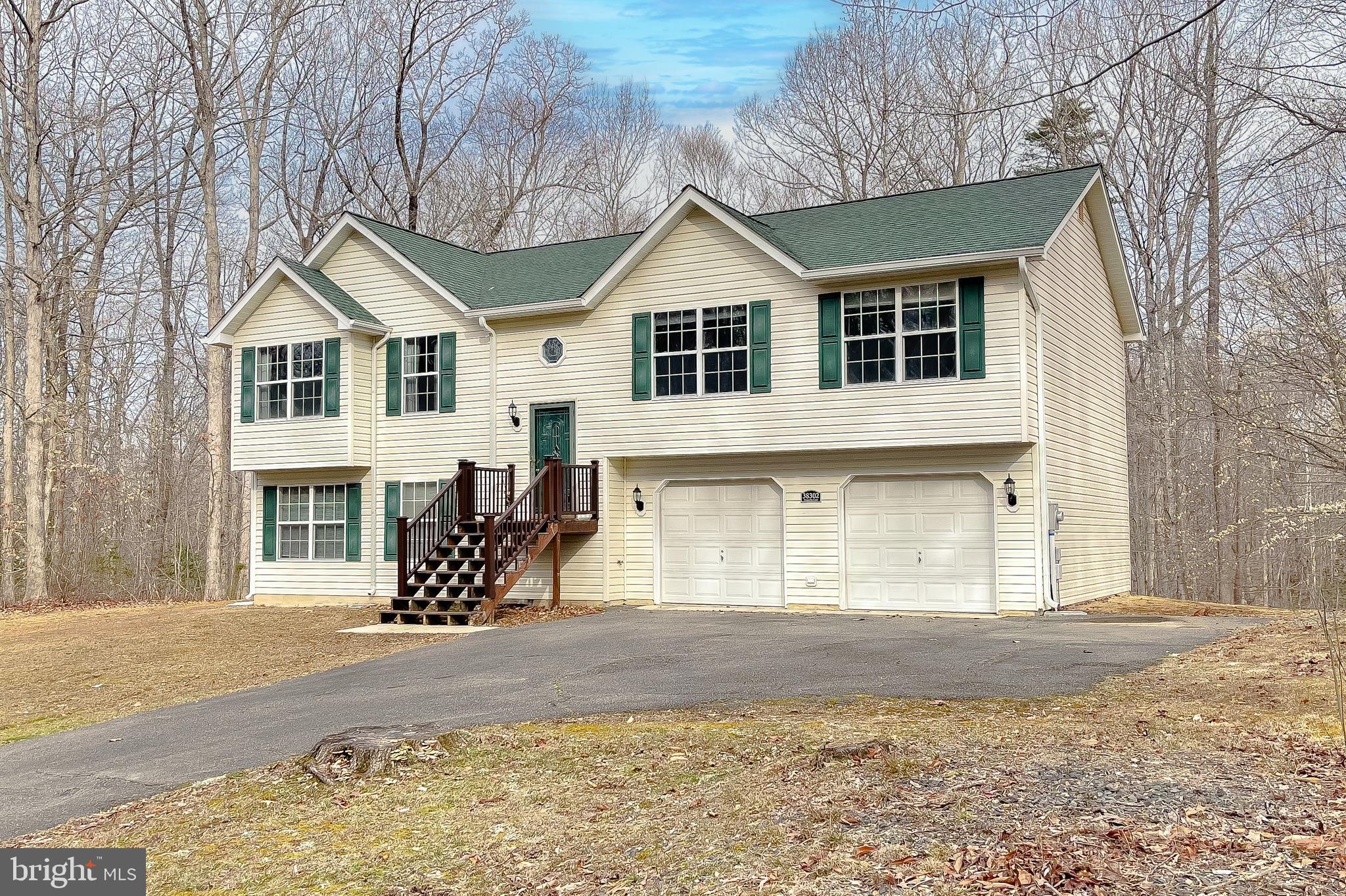 38302 HENRIETTA LANE