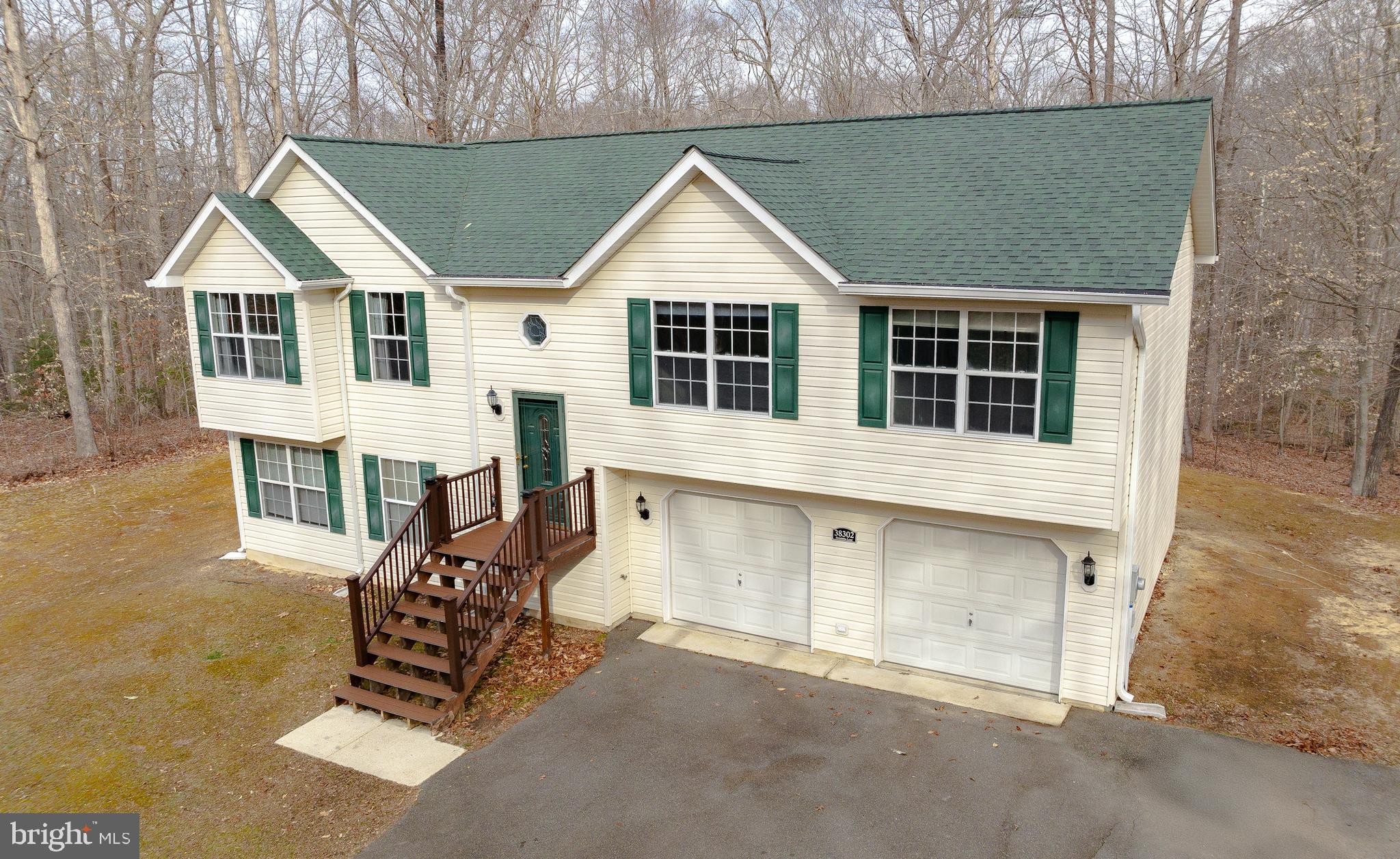 38302 HENRIETTA LANE