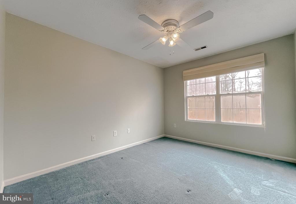 38302 HENRIETTA LANE