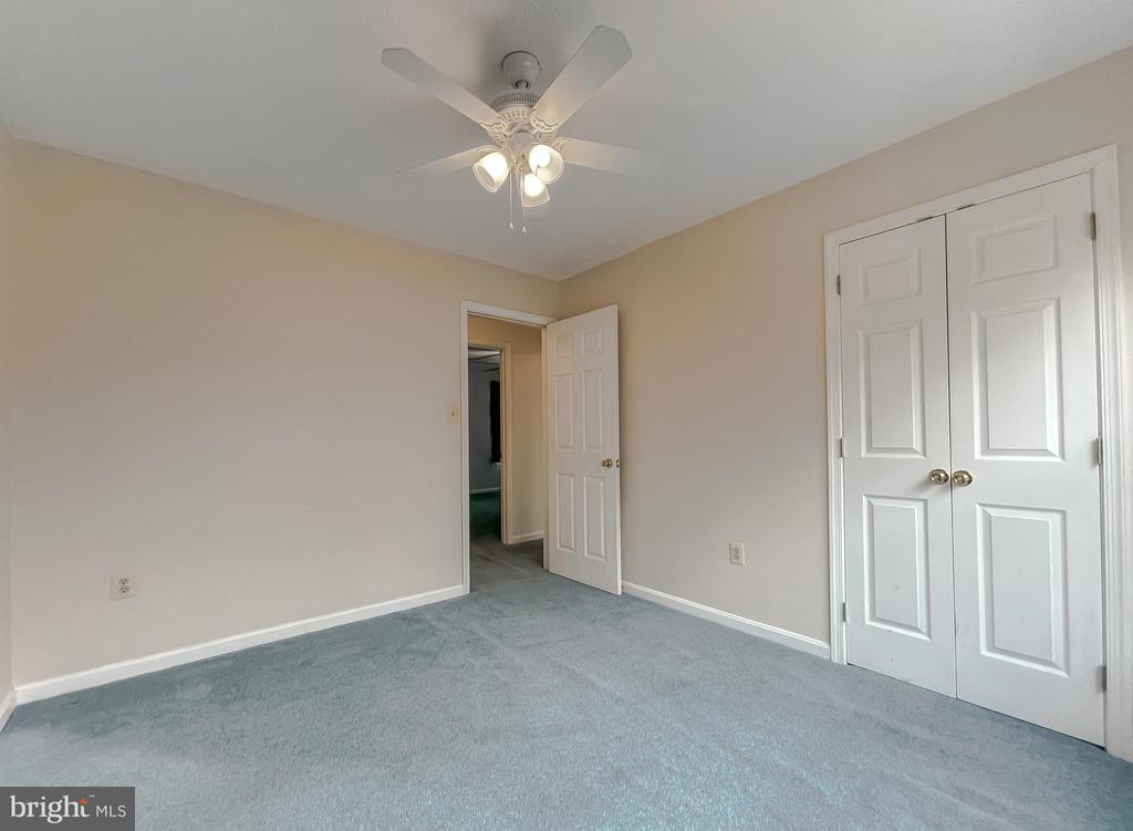 38302 HENRIETTA LANE