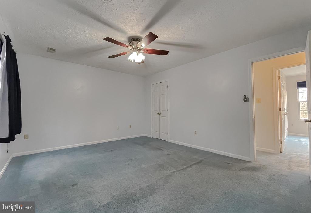 38302 HENRIETTA LANE