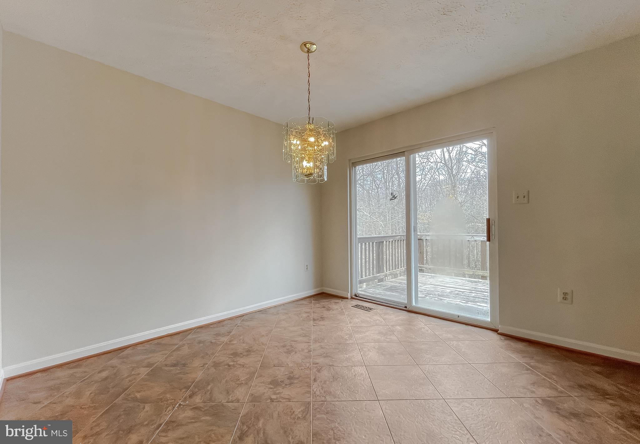 38302 HENRIETTA LANE