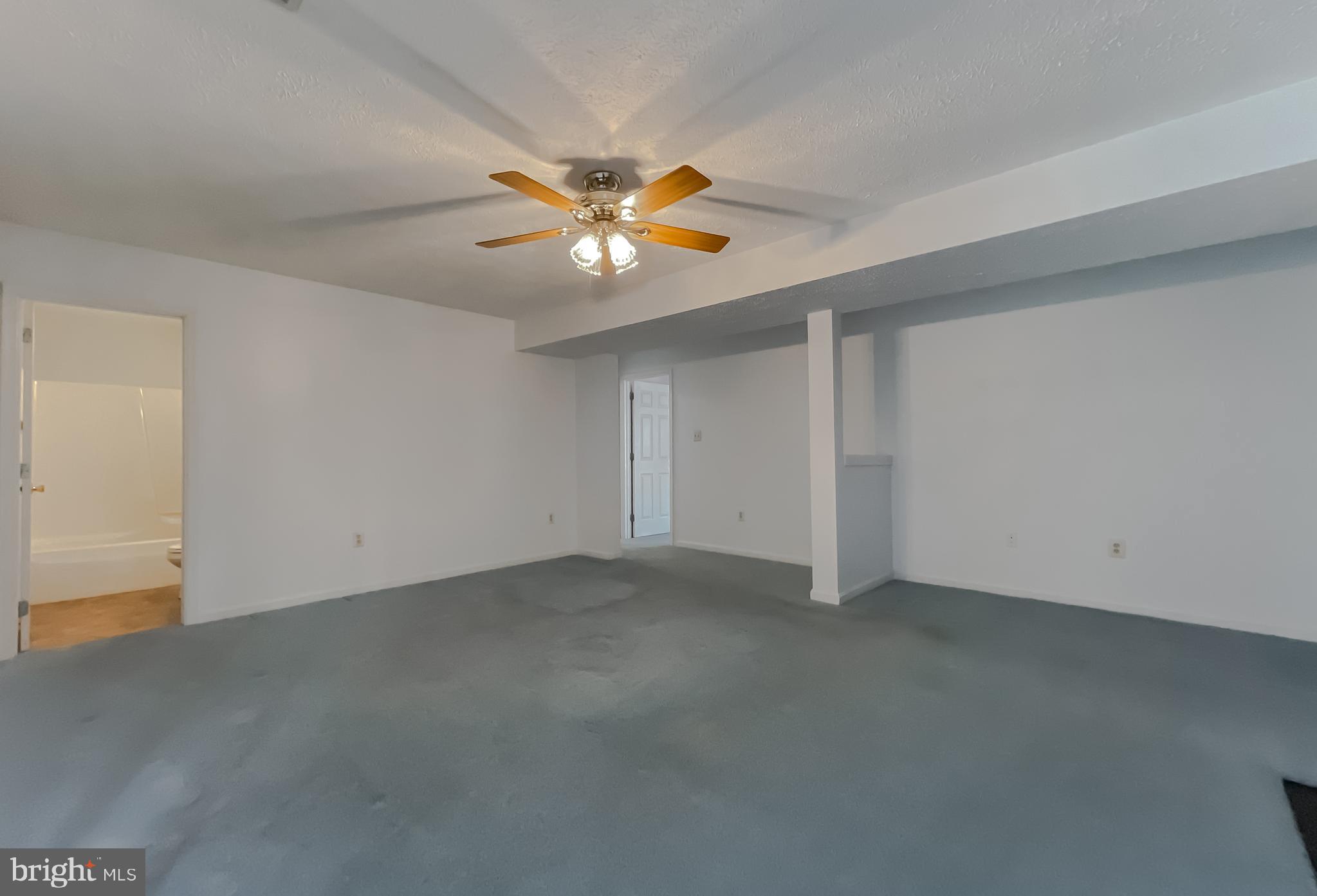 38302 HENRIETTA LANE