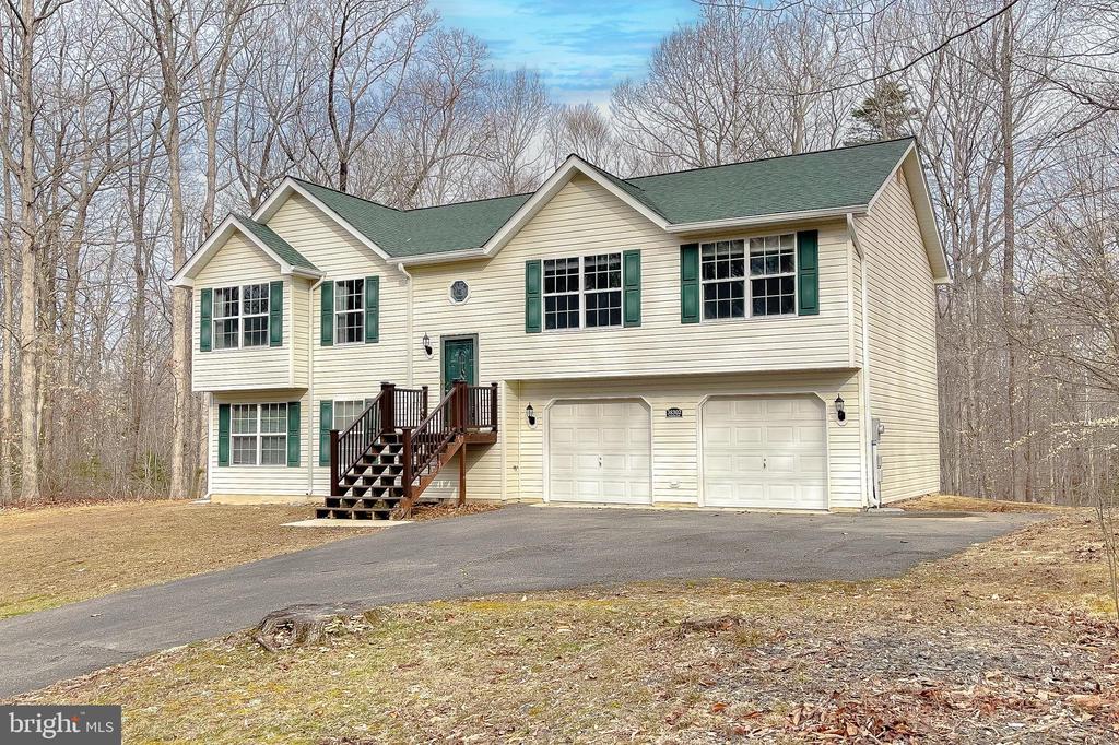 38302 HENRIETTA LANE