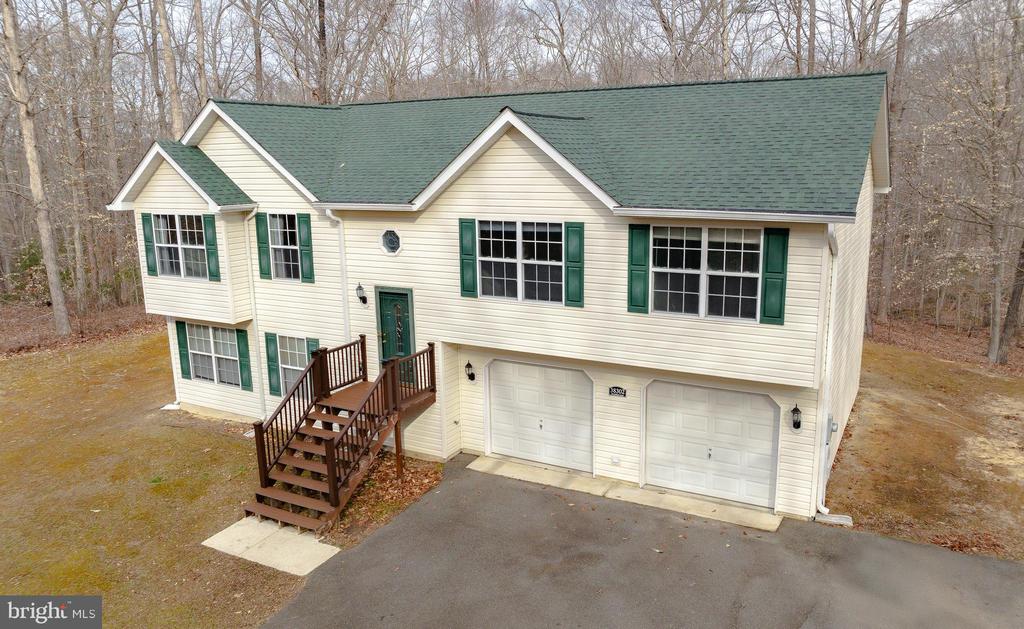 38302 HENRIETTA LANE