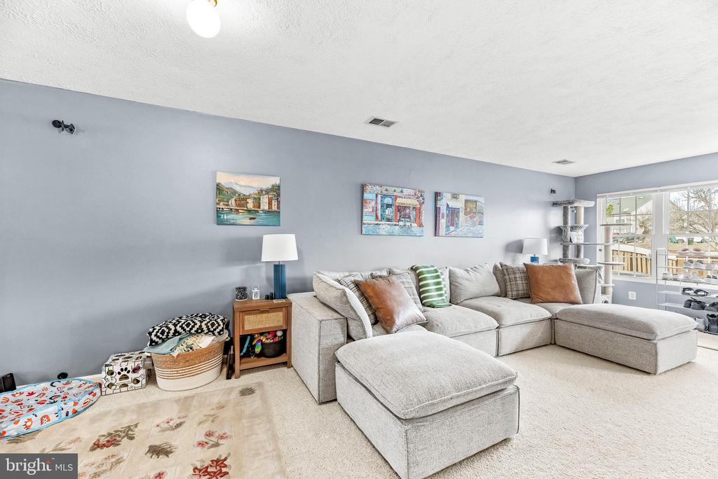 46351 COLUMBUS DRIVE 203