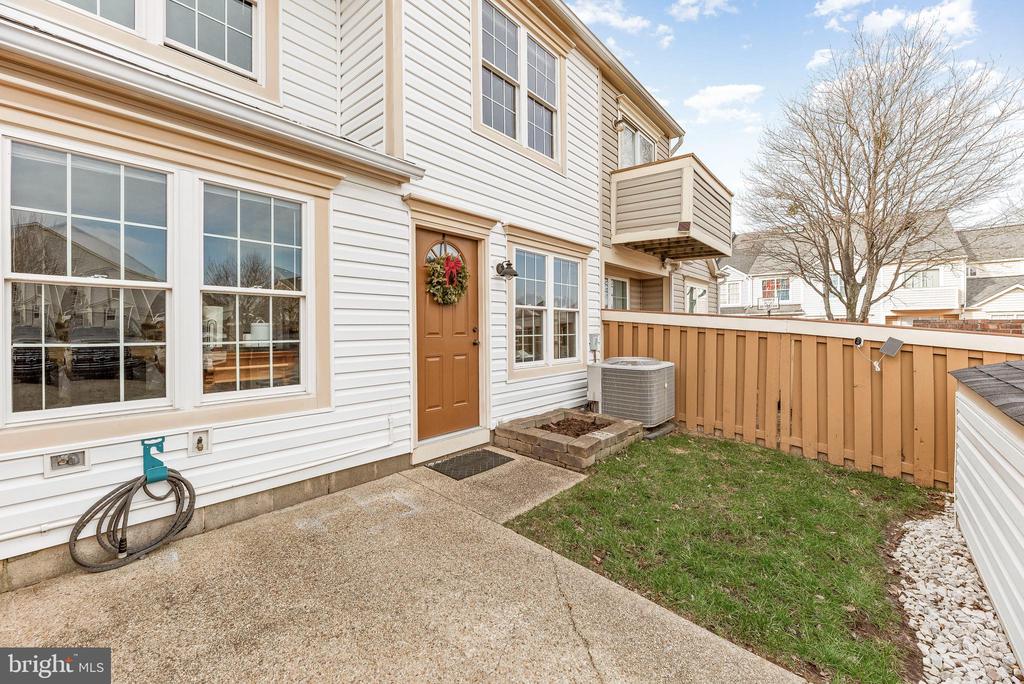 46351 COLUMBUS DRIVE 203