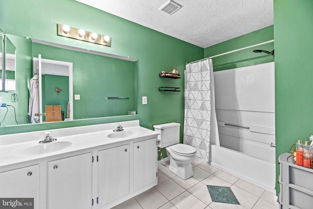46351 COLUMBUS DRIVE 203
