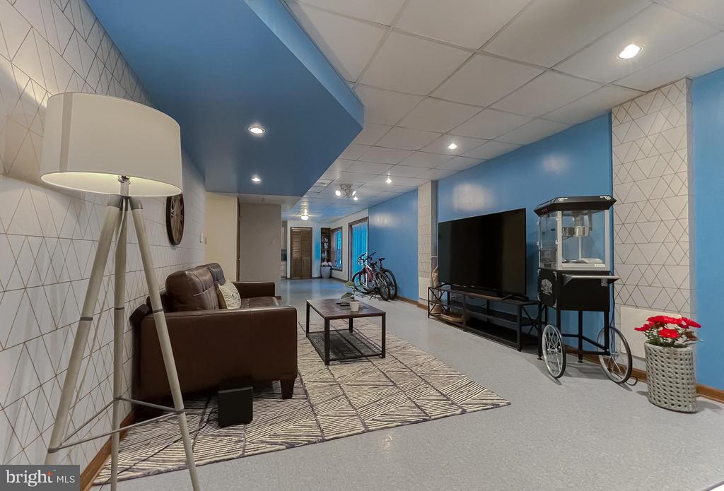 22970 CRIMSON LANE