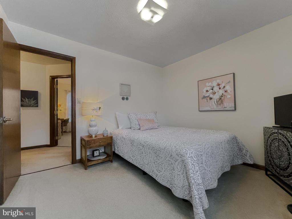 22970 CRIMSON LANE