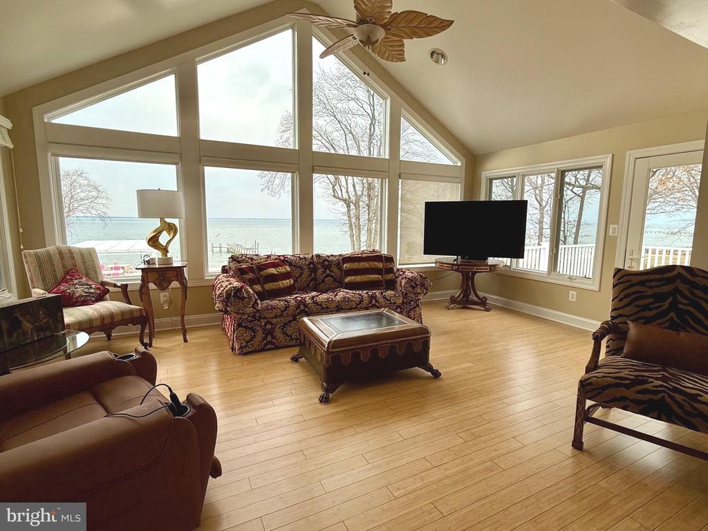 42297 RIVERWINDS DRIVE