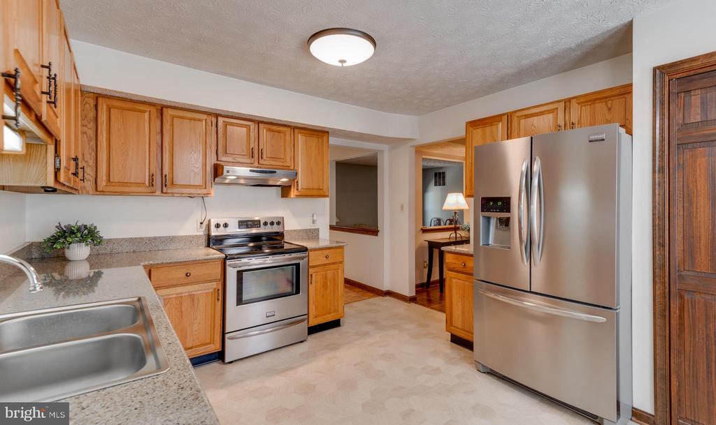 23259 WHITE ELM COURT
