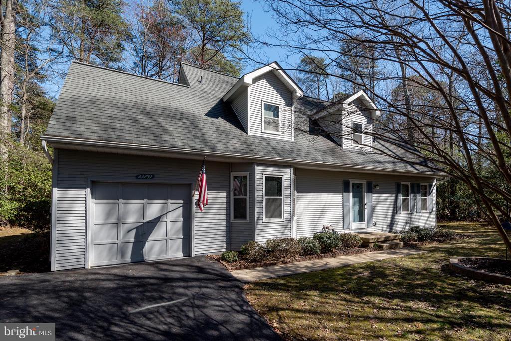 23259 WHITE ELM COURT