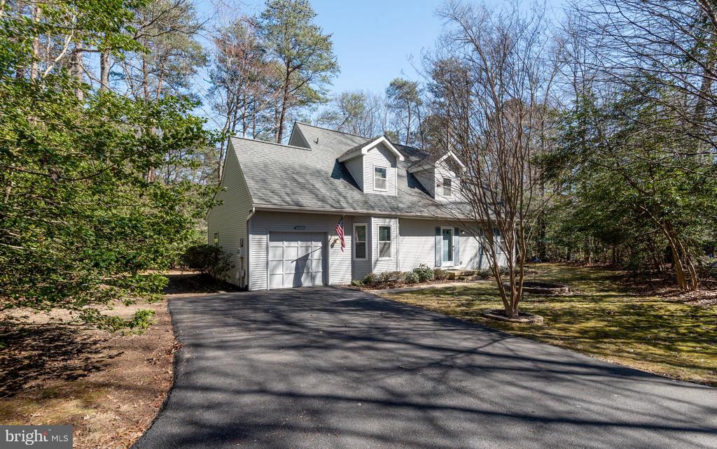 23259 WHITE ELM COURT