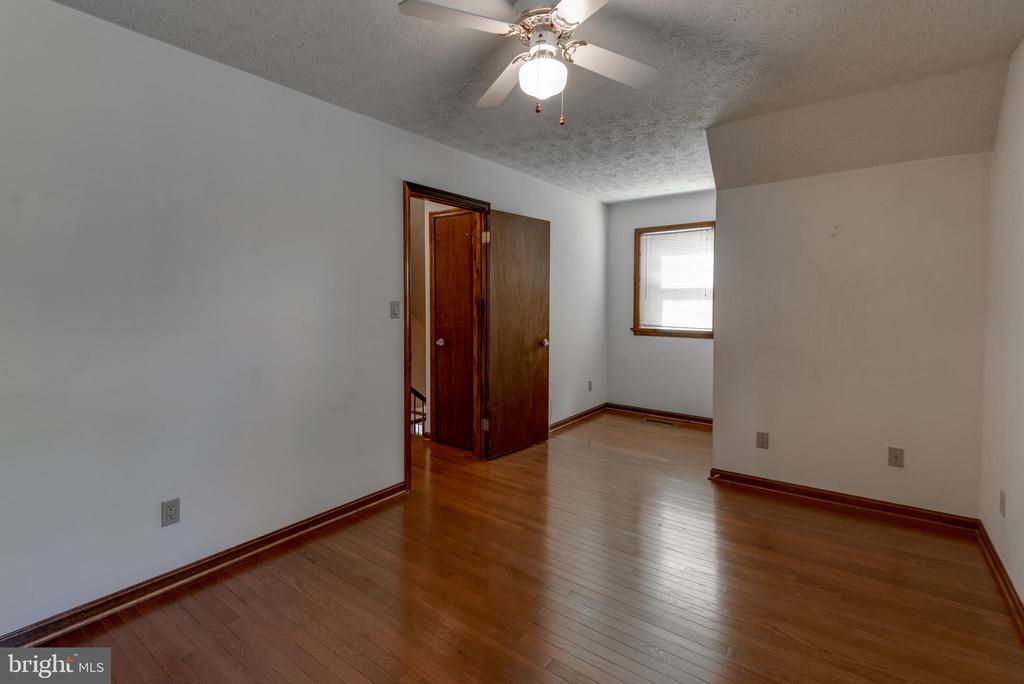 23259 WHITE ELM COURT