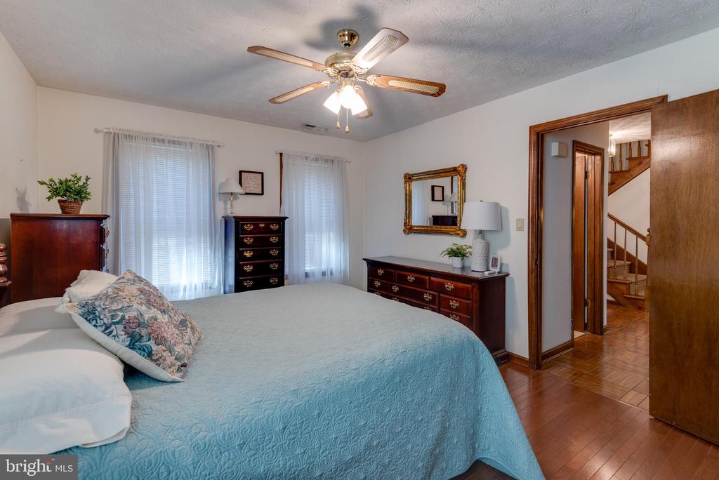23259 WHITE ELM COURT
