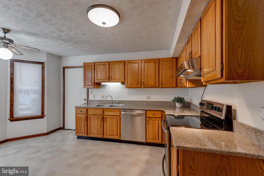 23259 WHITE ELM COURT