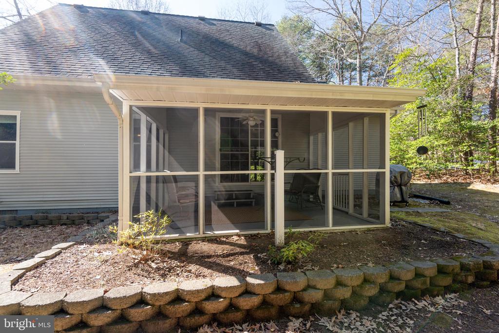 23259 WHITE ELM COURT