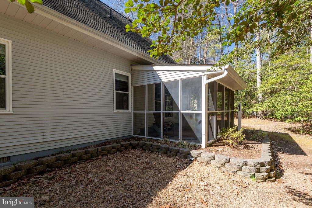 23259 WHITE ELM COURT