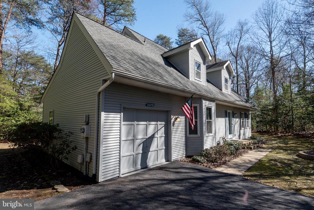 23259 WHITE ELM COURT