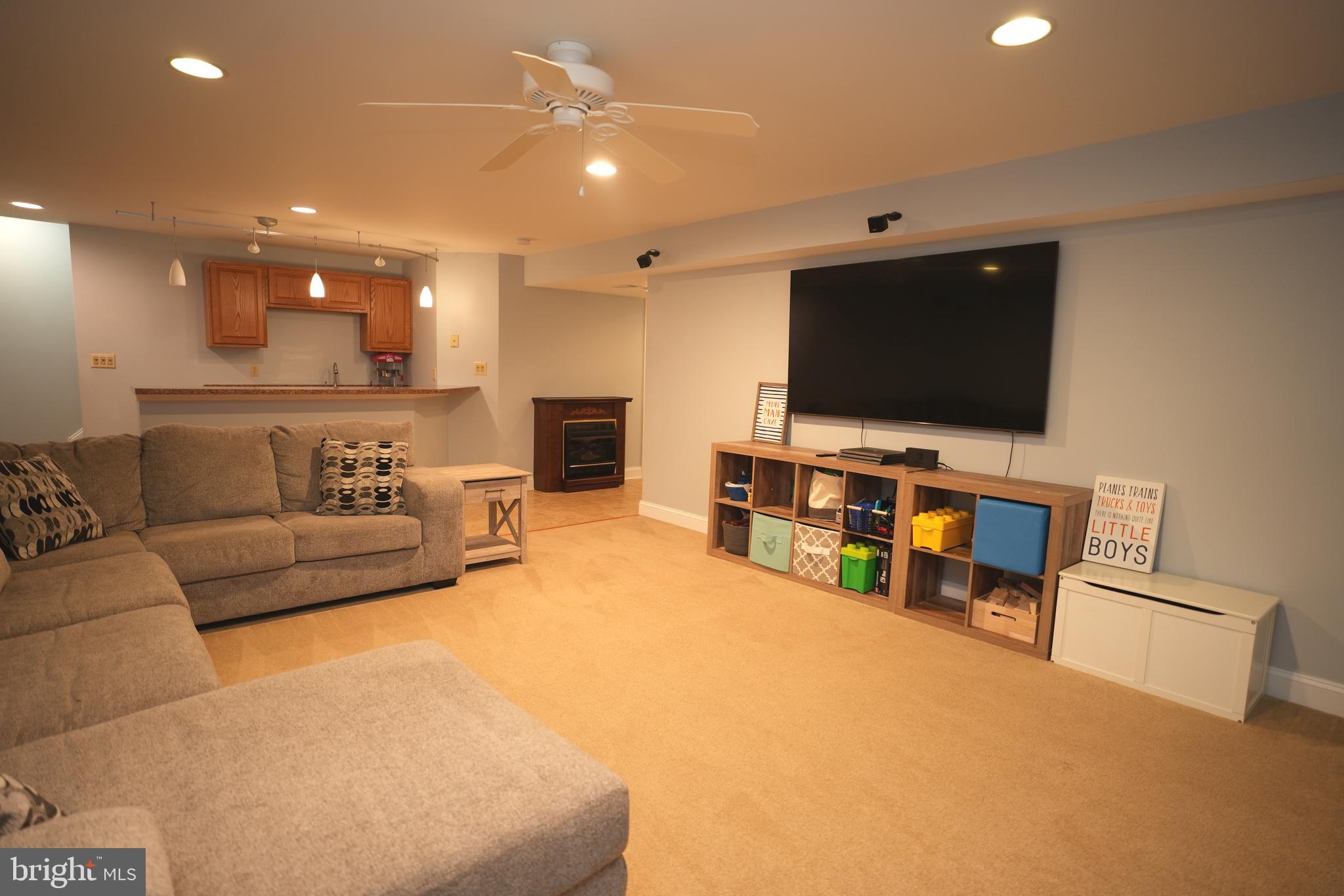 42921 HUNGERFORD COURT