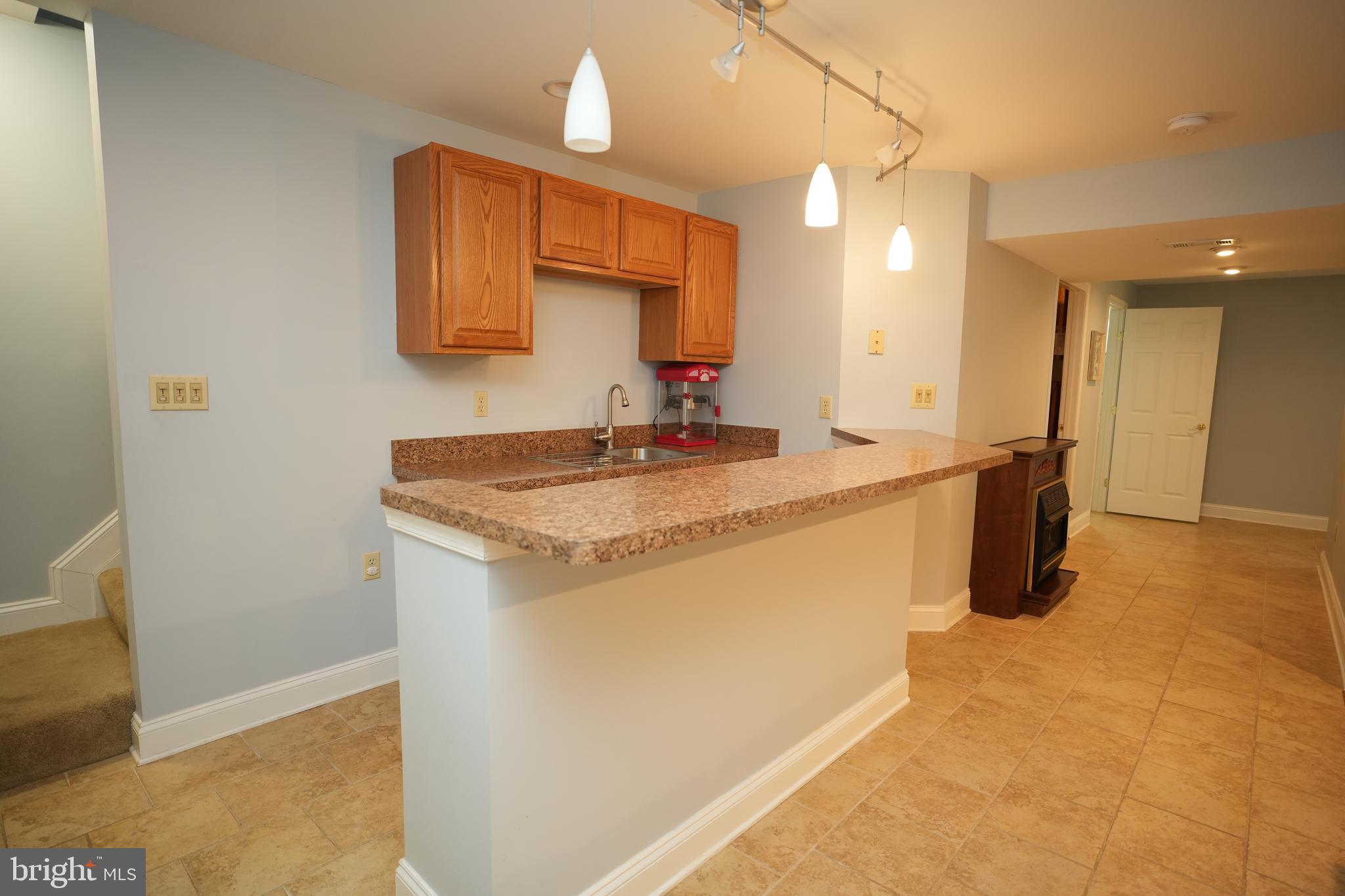 42921 HUNGERFORD COURT
