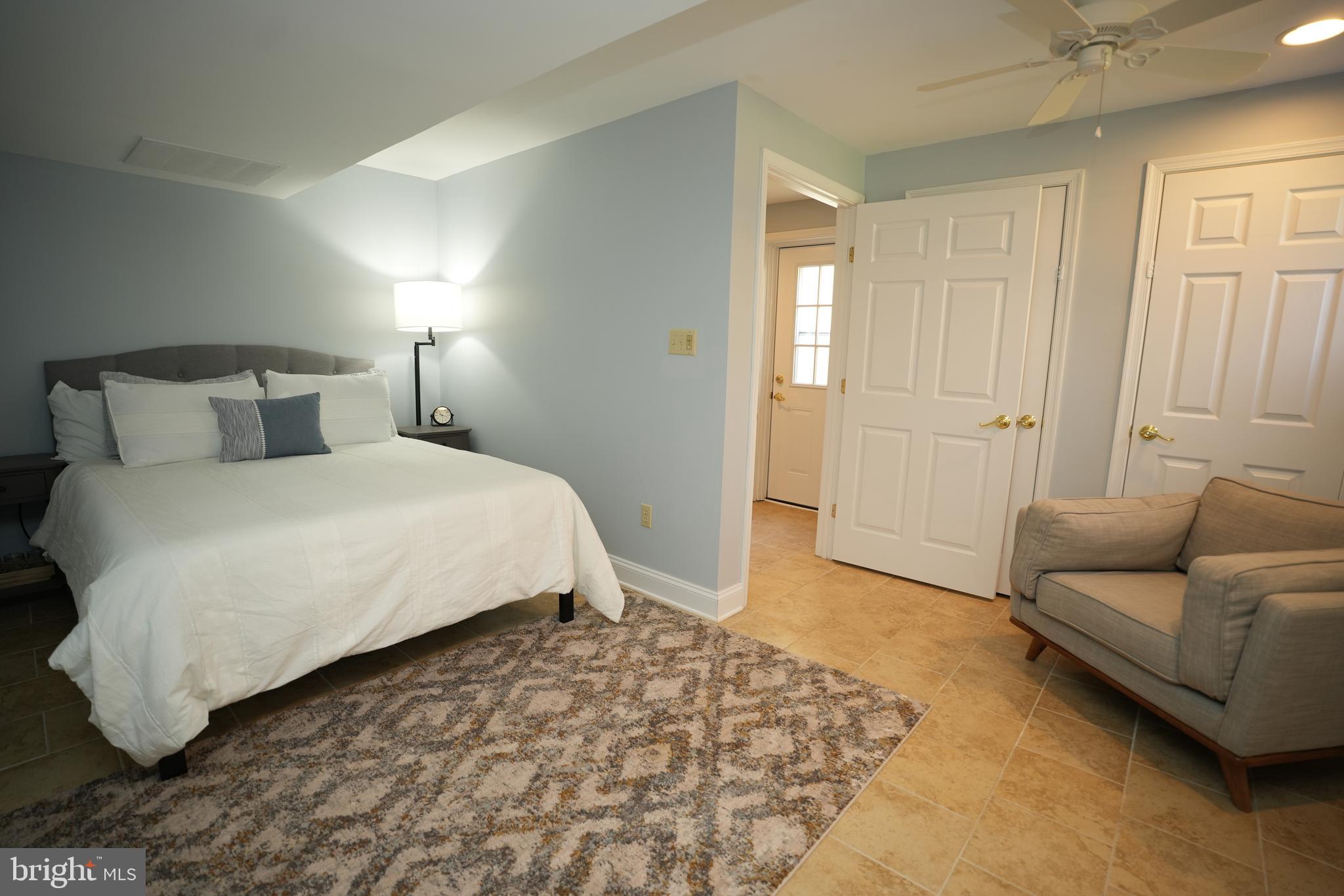42921 HUNGERFORD COURT