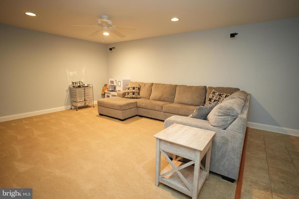 42921 HUNGERFORD COURT