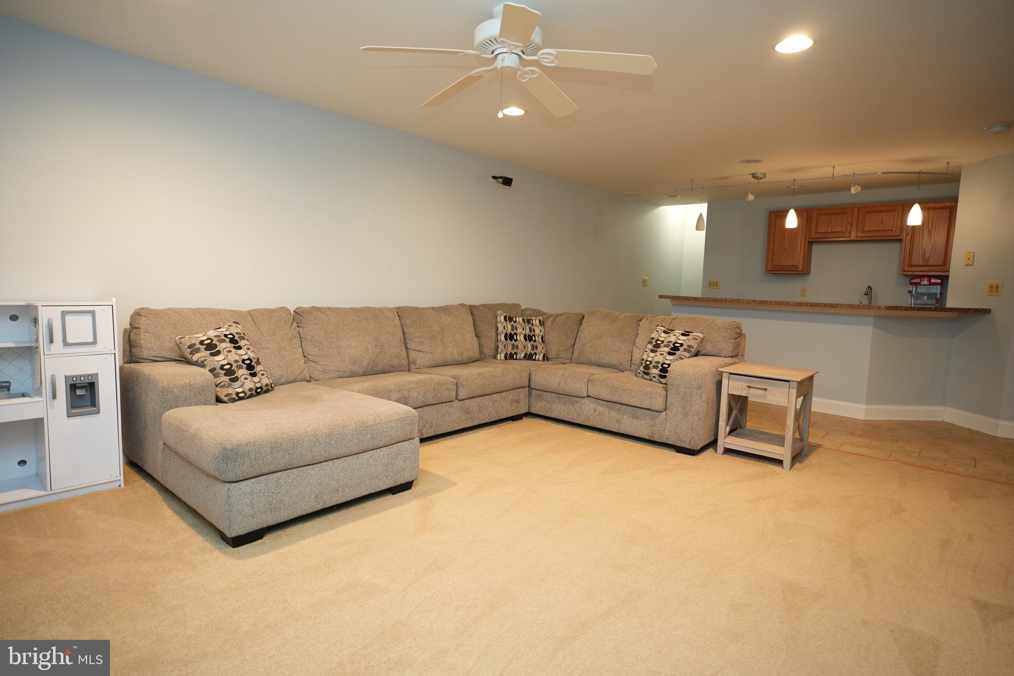 42921 HUNGERFORD COURT