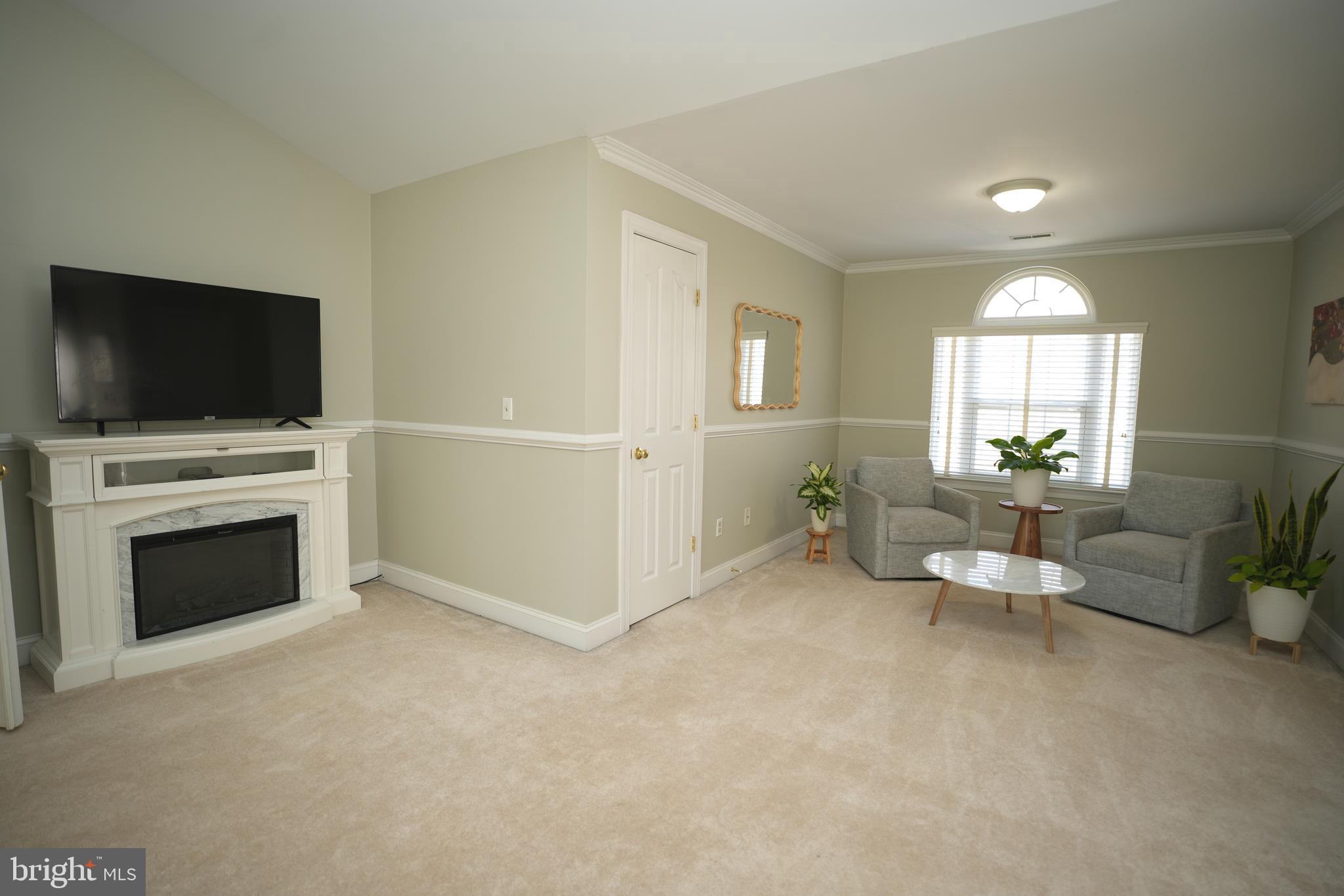 42921 HUNGERFORD COURT