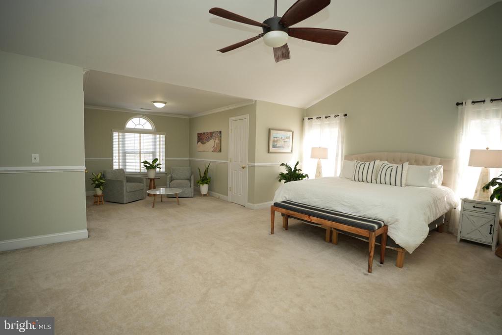 42921 HUNGERFORD COURT