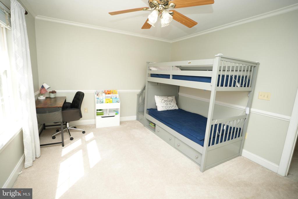 42921 HUNGERFORD COURT