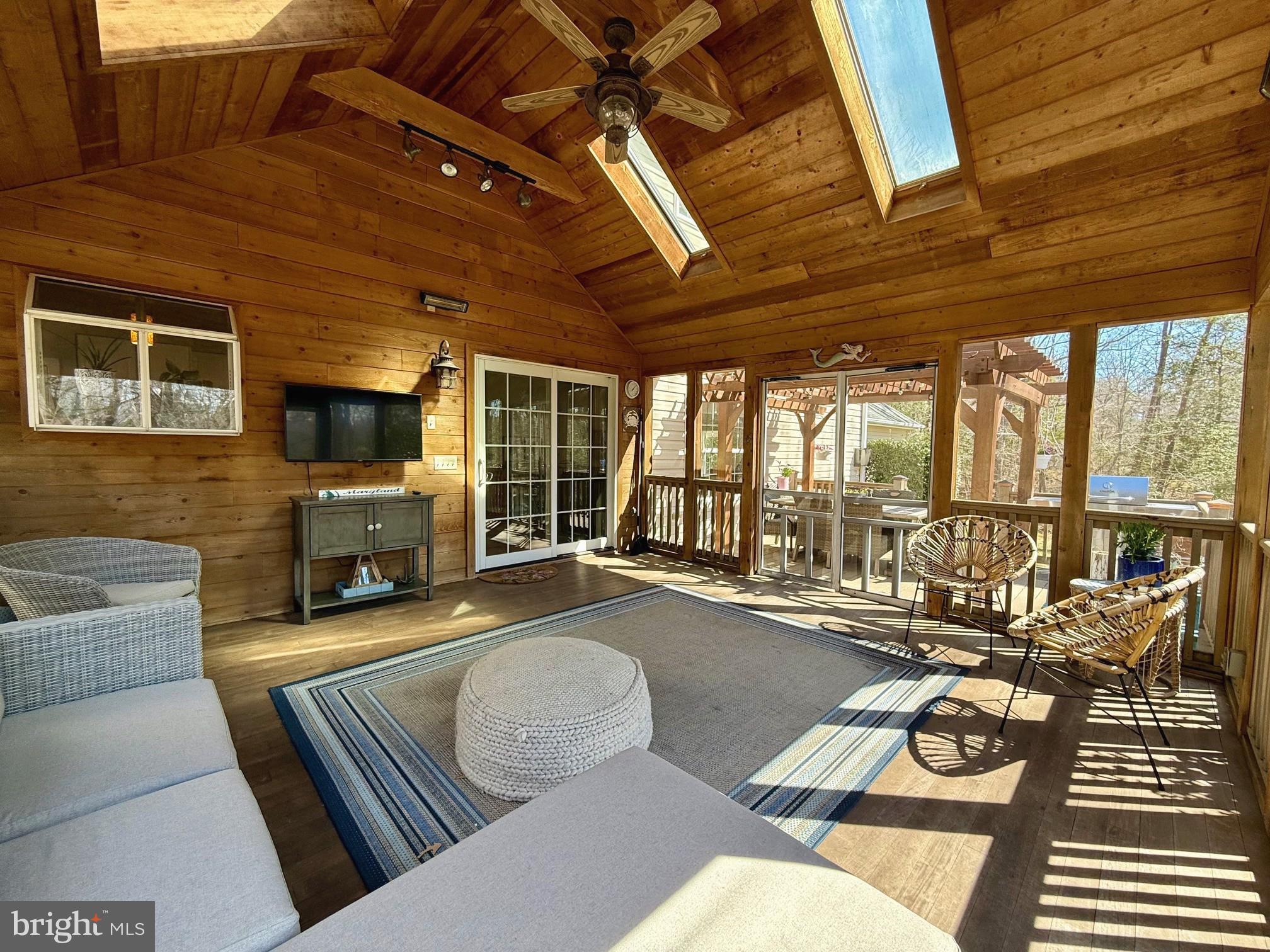 42921 HUNGERFORD COURT
