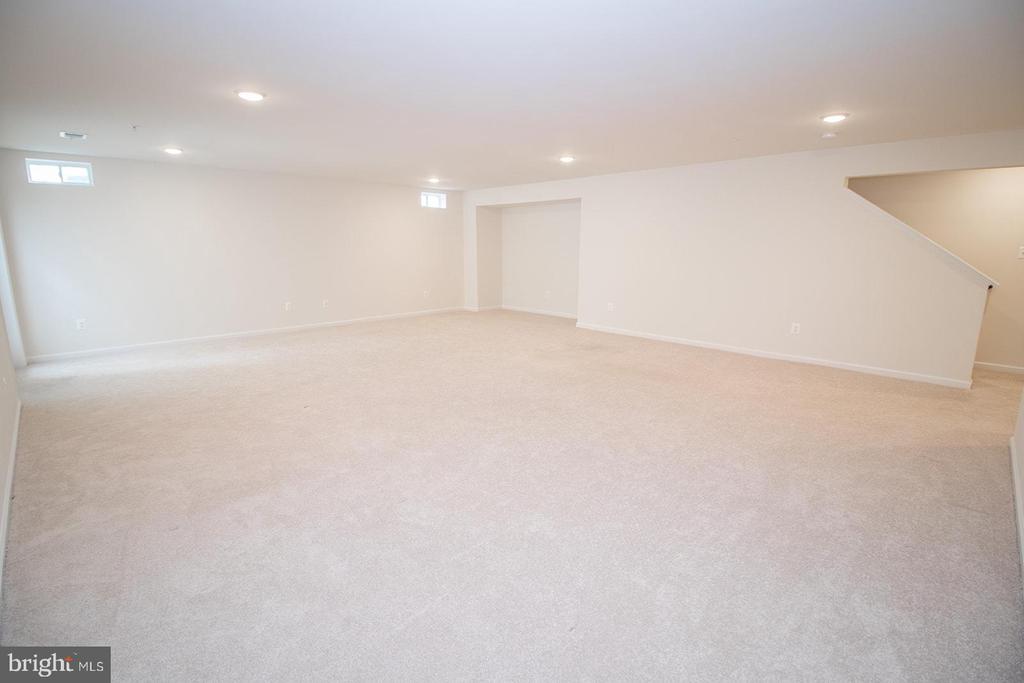23531 LILLIFLORA DRIVE