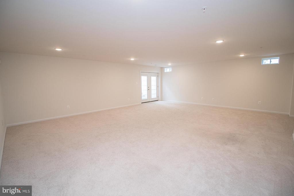 23531 LILLIFLORA DRIVE