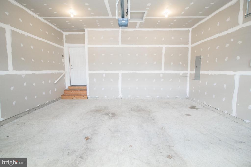 23531 LILLIFLORA DRIVE